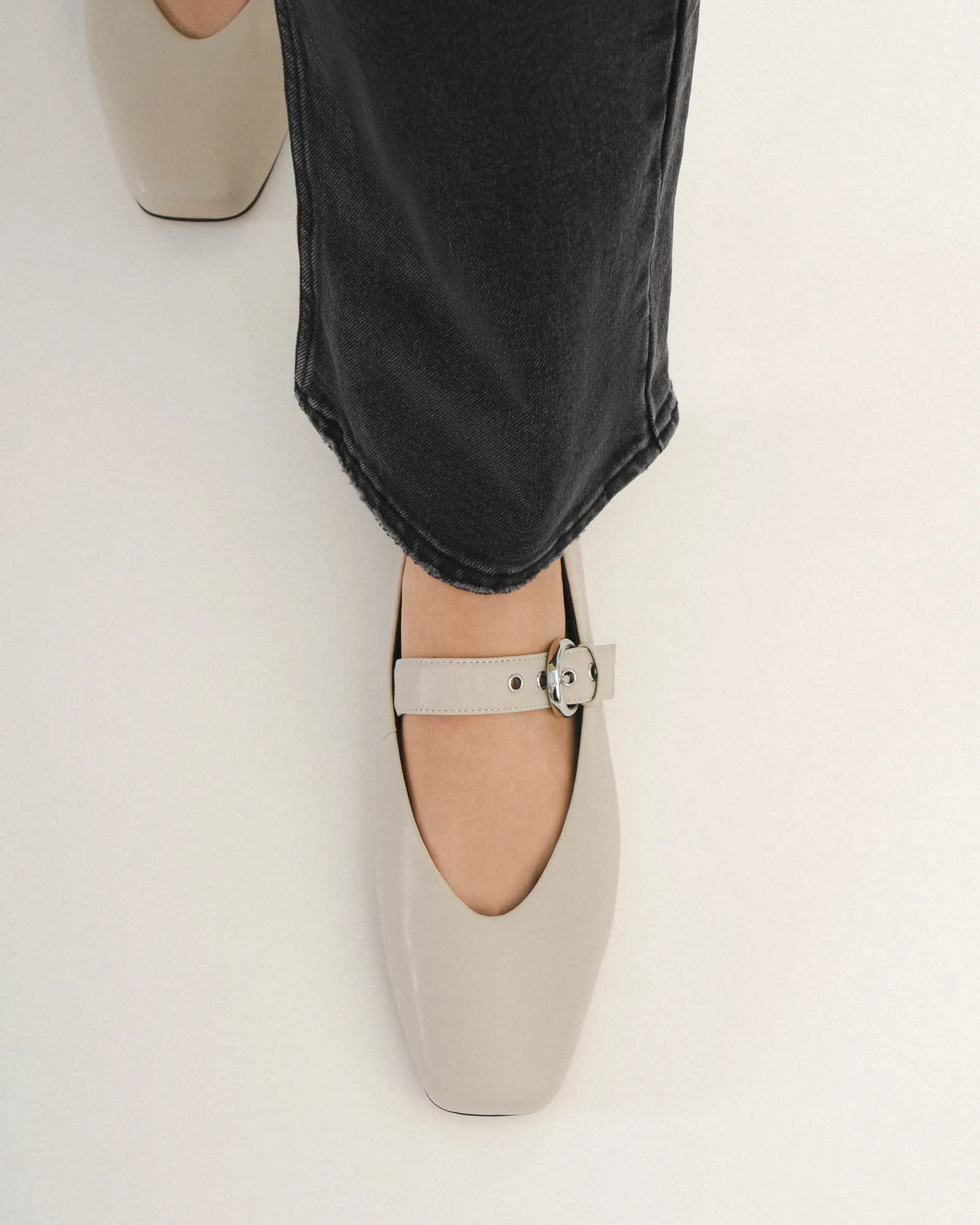 ANNABELLE CASUAL FLATS BONE LEATHER