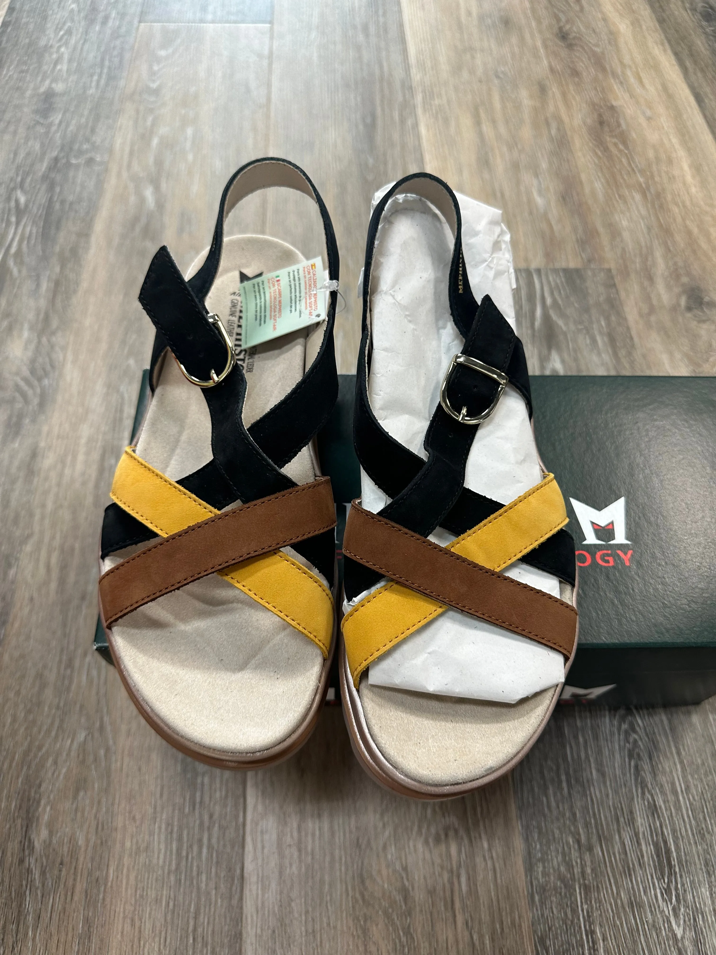 Black & Yellow Sandals Flats Mephisto, Size 9