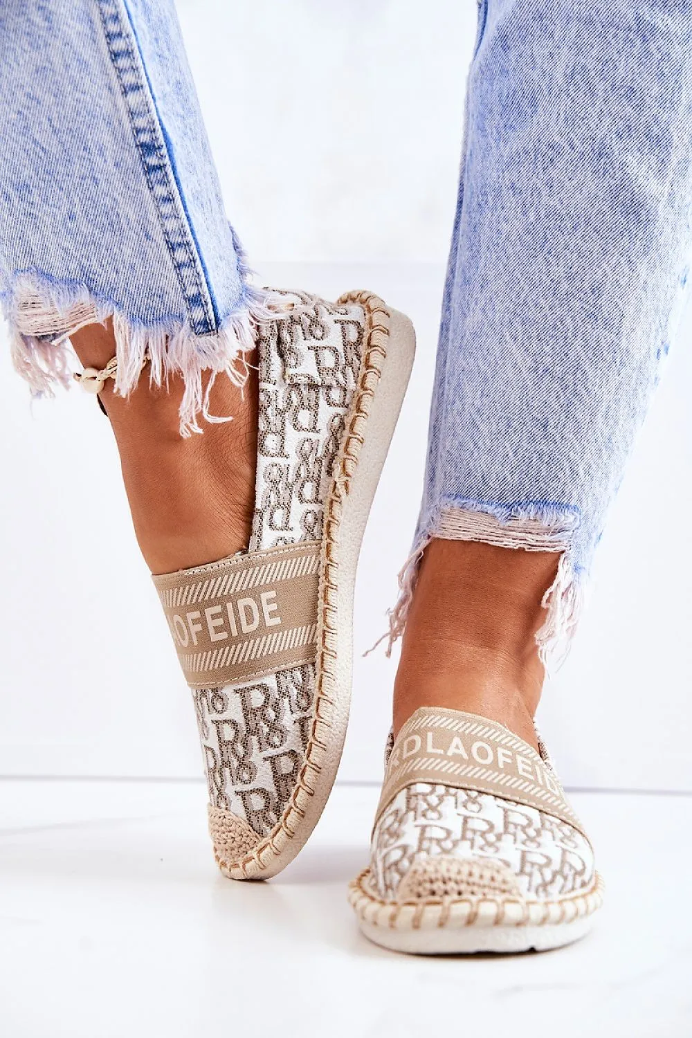 Espadrille model 180530 Step in style