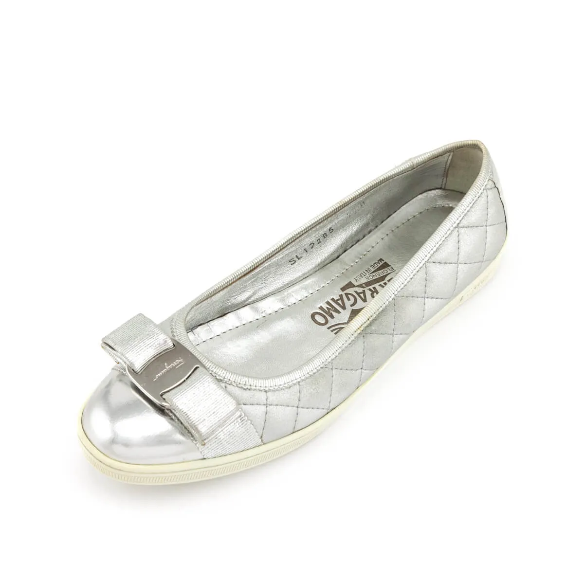 Ferragamo Silver Quilted Vara Bow Ballet Flats Size US 7 | IT 37