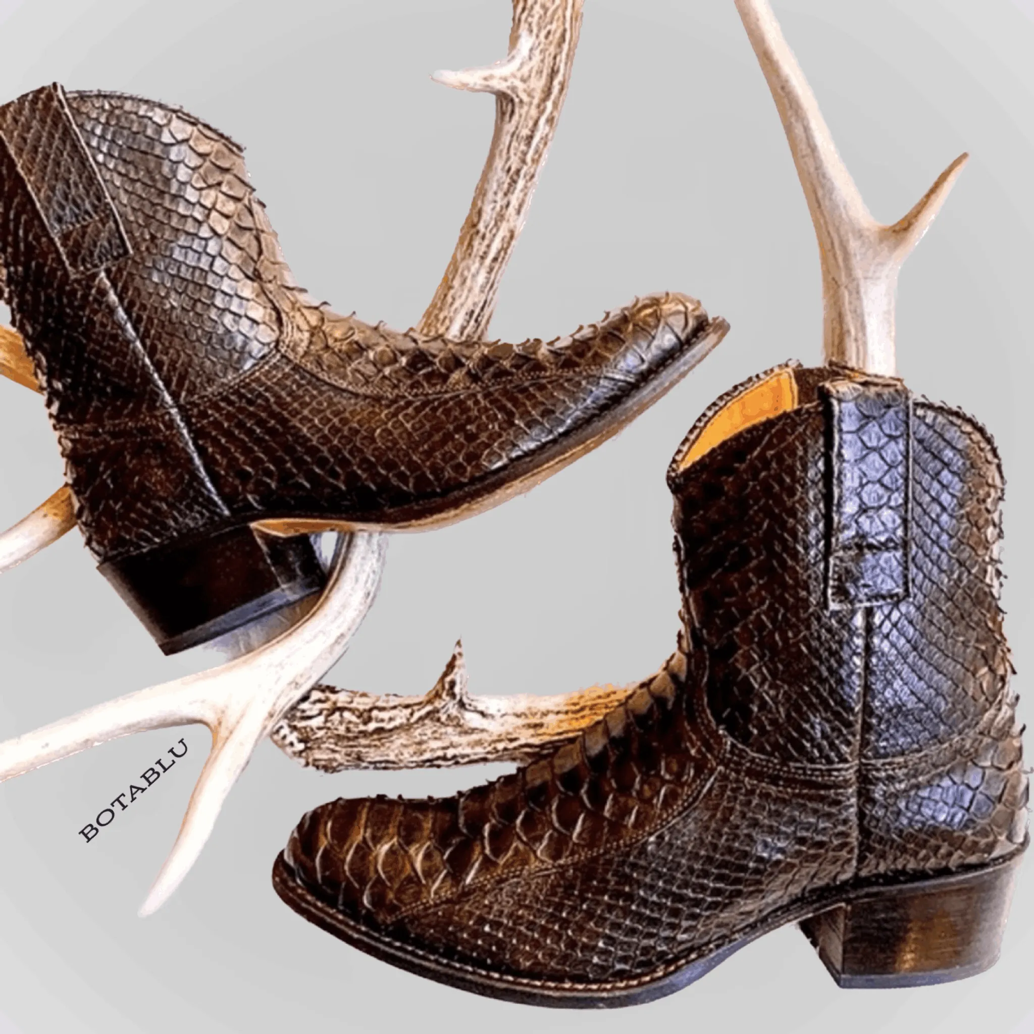 FRYE Deborah Snakeskin Python Exotic Zippered Ankle Bootie Boots