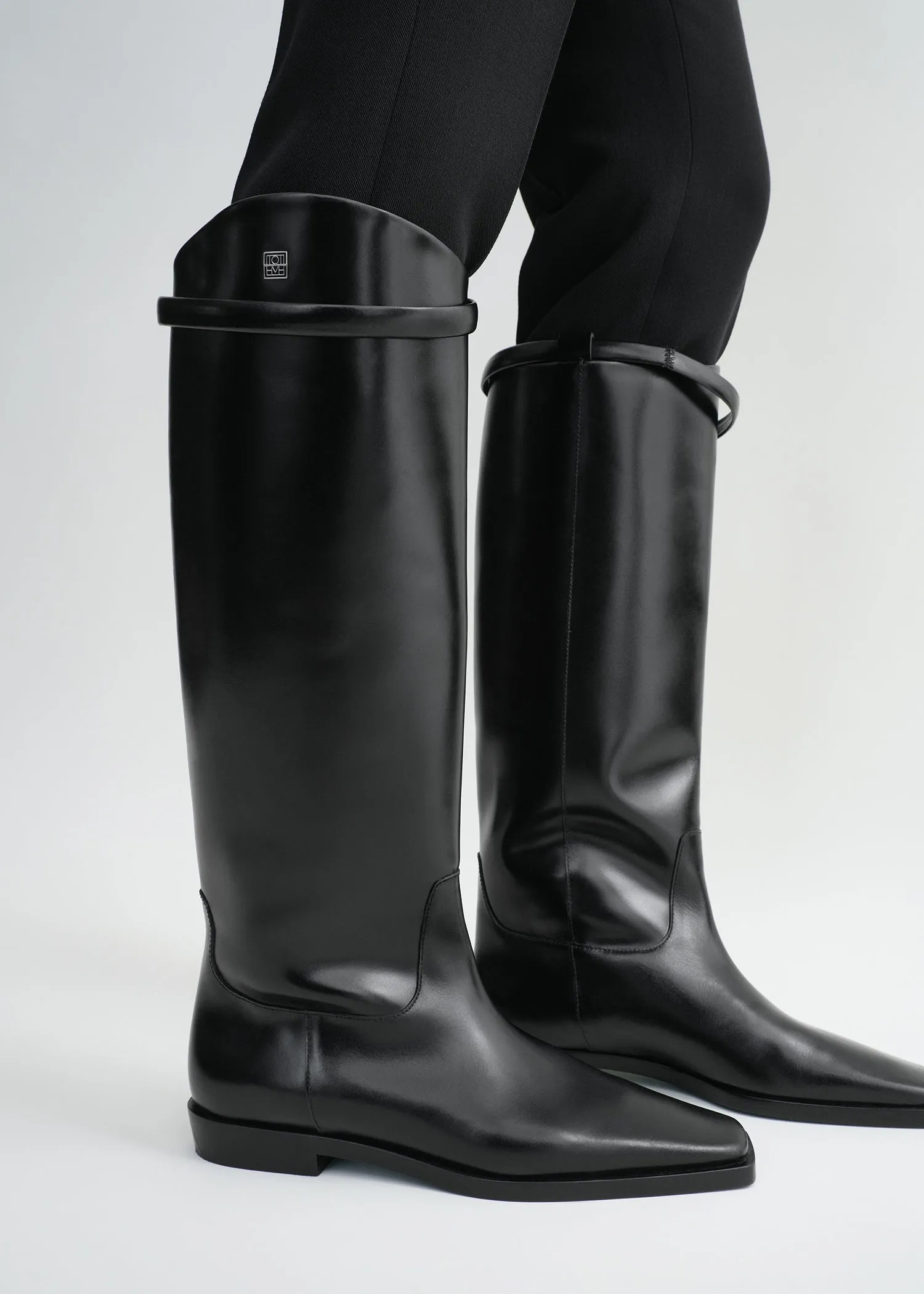 Leather riding boots black