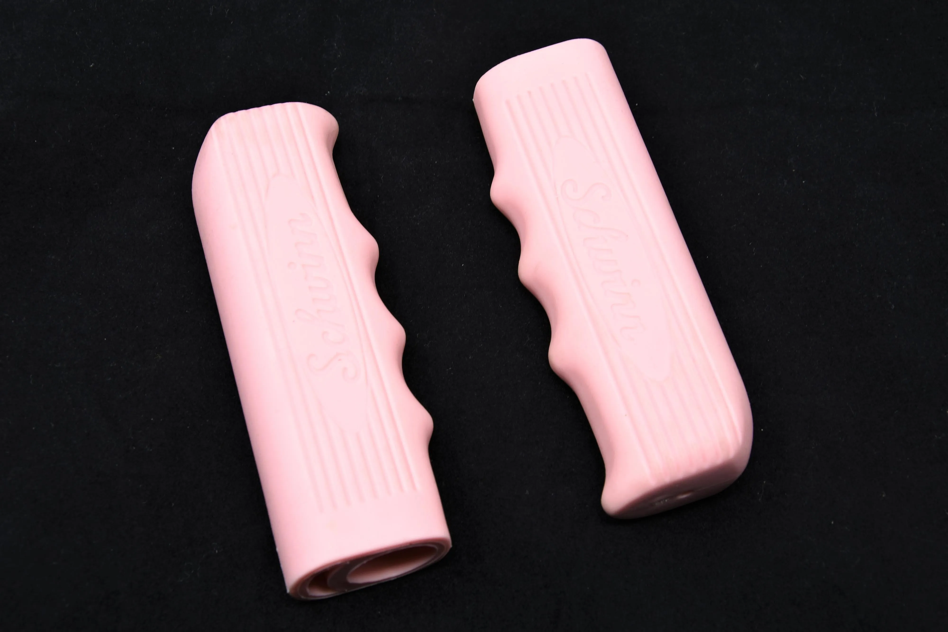 Pair Schwinn Pink Bicycle Kraton Rubber Handlebar Grips Cruiser Or Ladies Bike