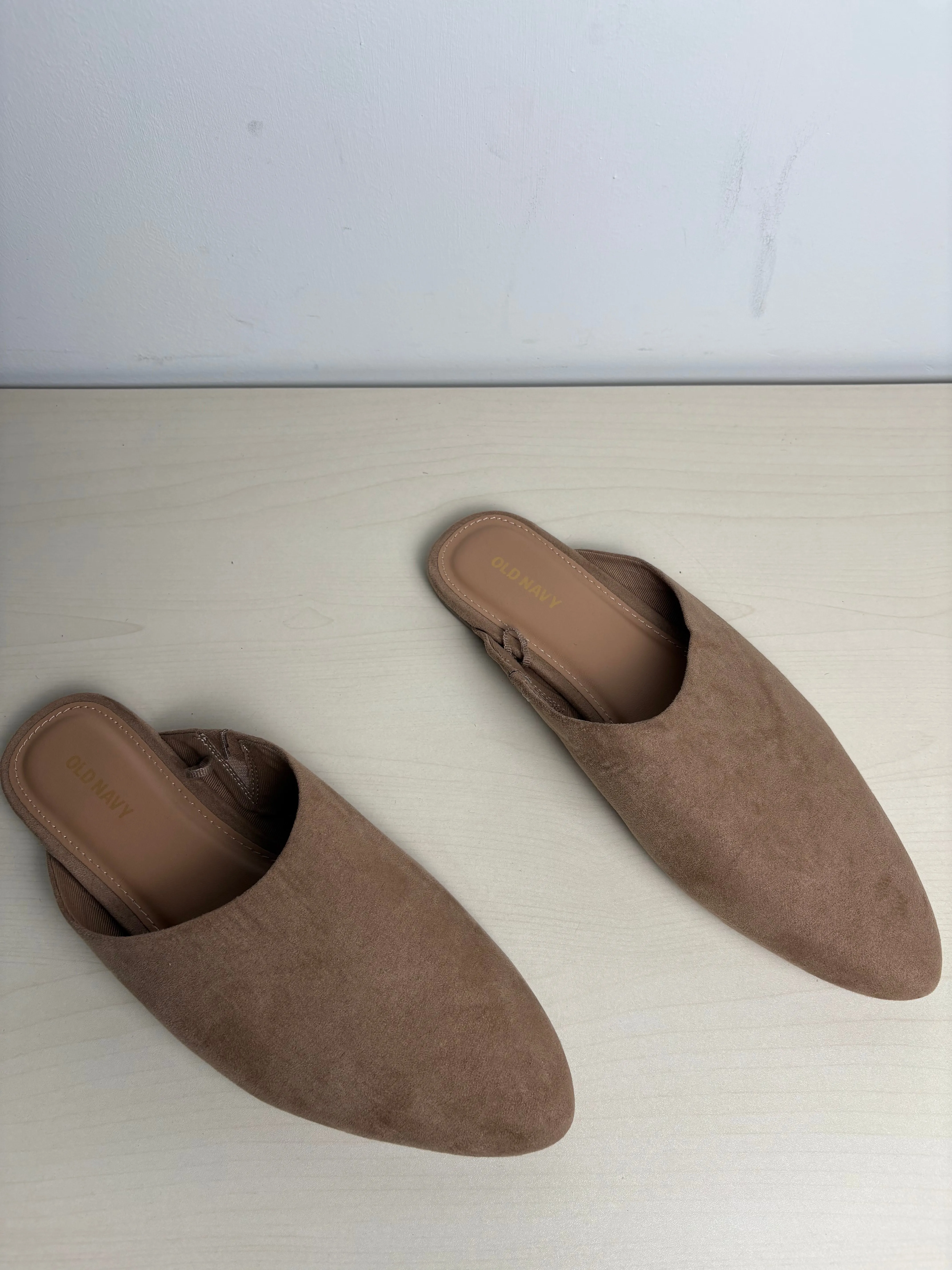 Shoes Flats By Old Navy In Tan, Size: 6