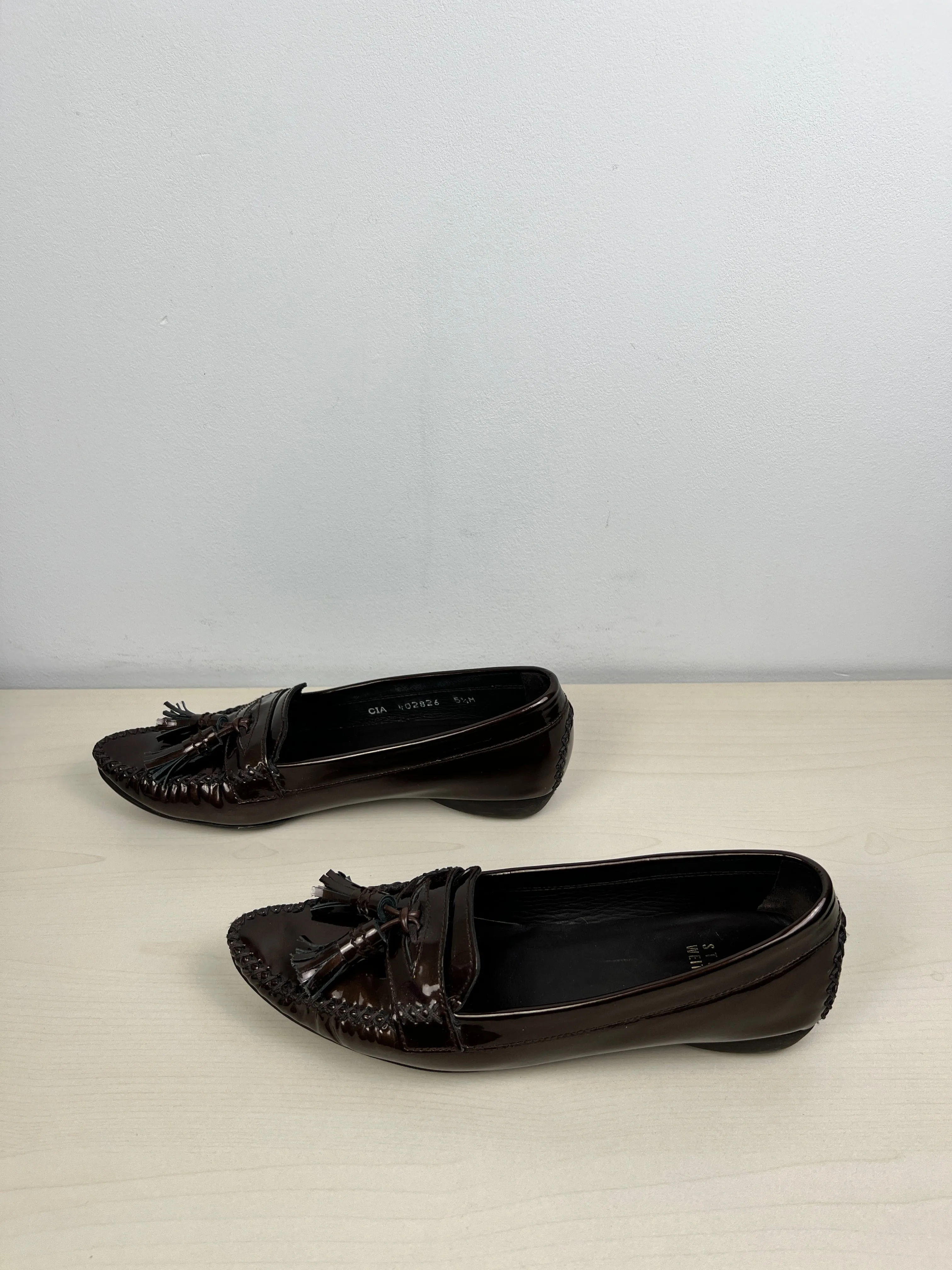 Shoes Flats By Stuart Weitzman In Brown, Size: 5.5