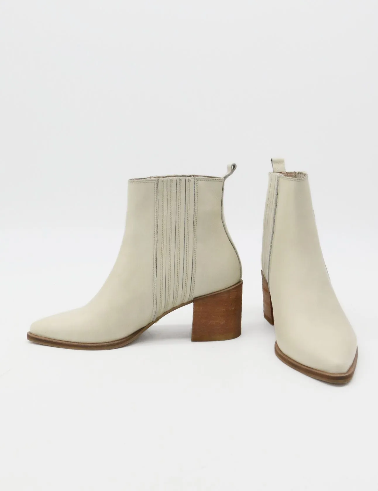 Stagecoach western chelsea booties off white leather womens shoe