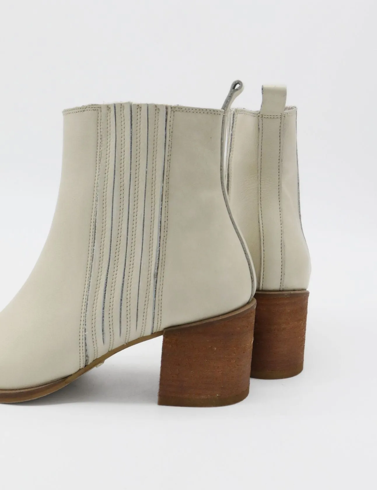 Stagecoach western chelsea booties off white leather womens shoe