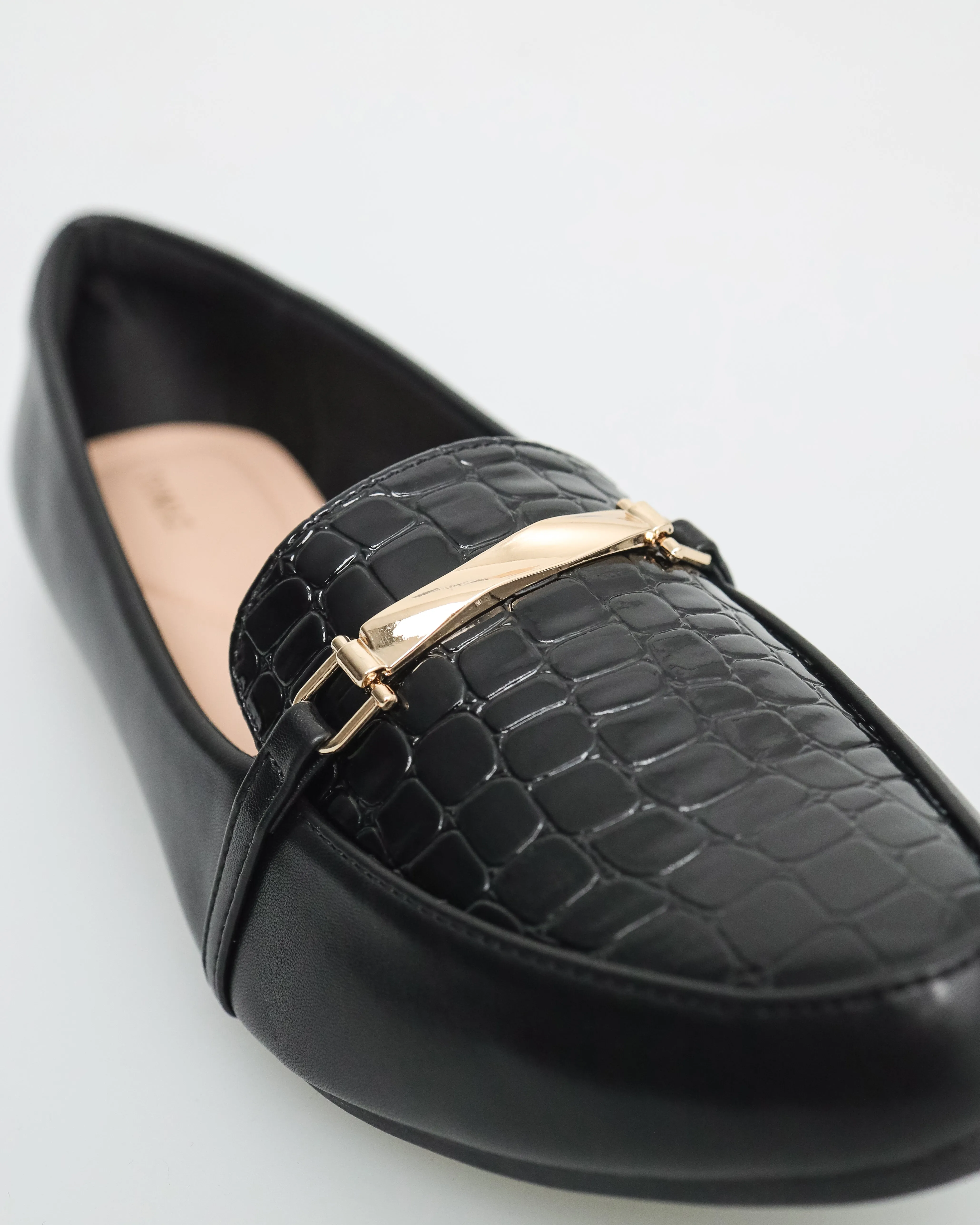 Tomaz NN333 Ladies Gold Chain Flats (Black)