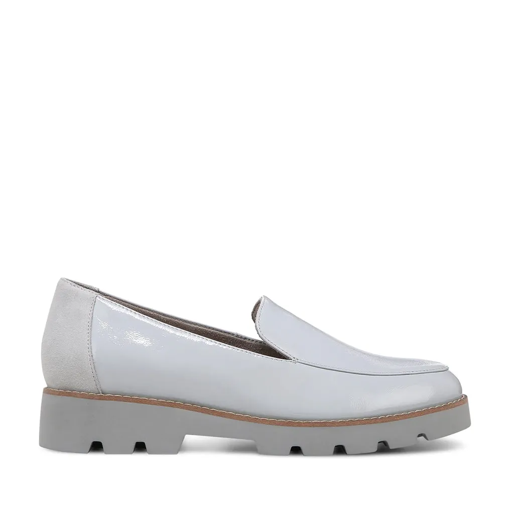 Vionic Women's Kensley Loafer in Vapor